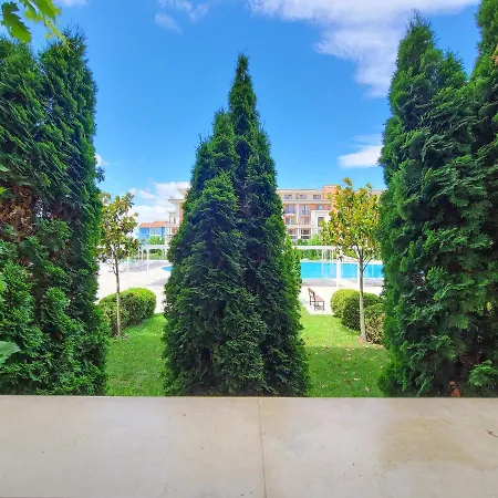 Prestige - Private Apartment-bsr Апартаменты 4*