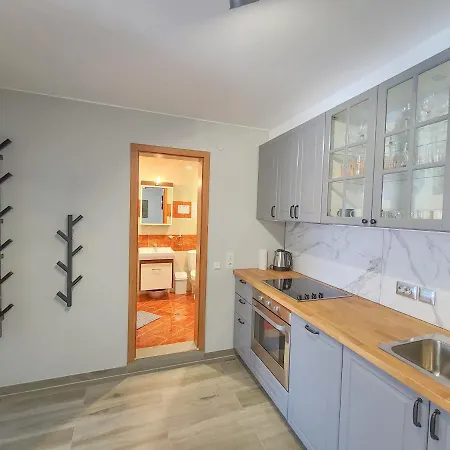 Prestige - Private Apartment-bsr 4*